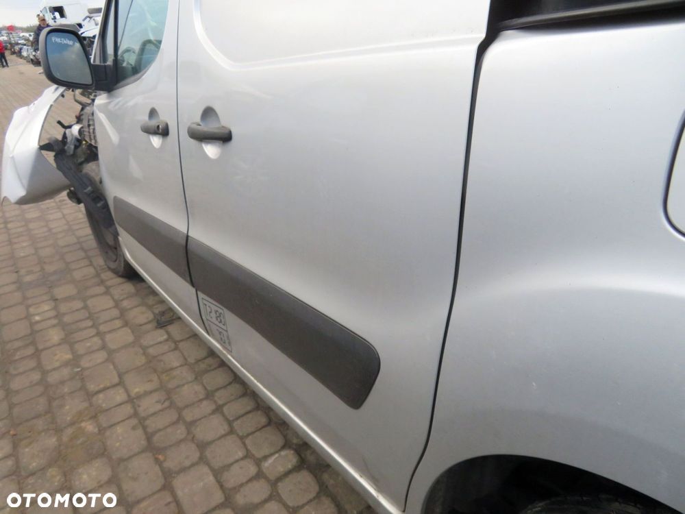 DRZWI TYLNE LEWE PARTNER III EZRC  SREBRNY PEUGEOT 2008-2018 - 6