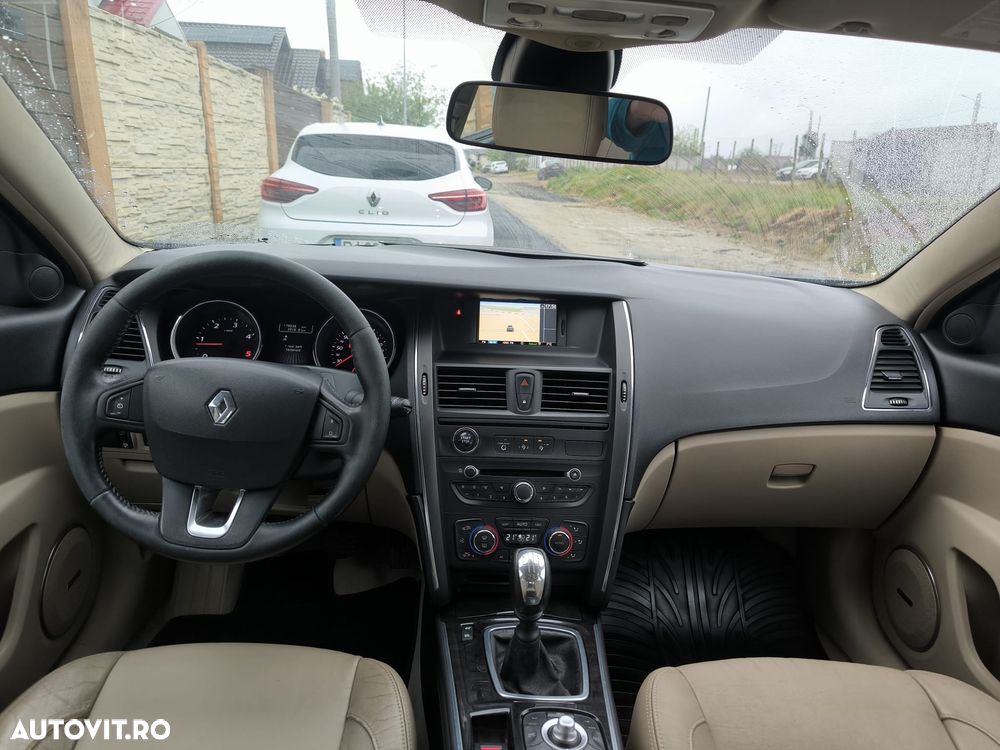 Renault Latitude 2.0 dCi Privilege - 14