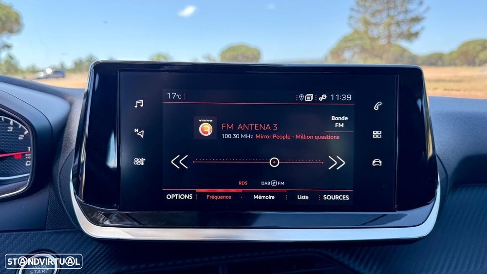 Peugeot 2008 1.2 PureTech Allure Pack EAT8 - 44