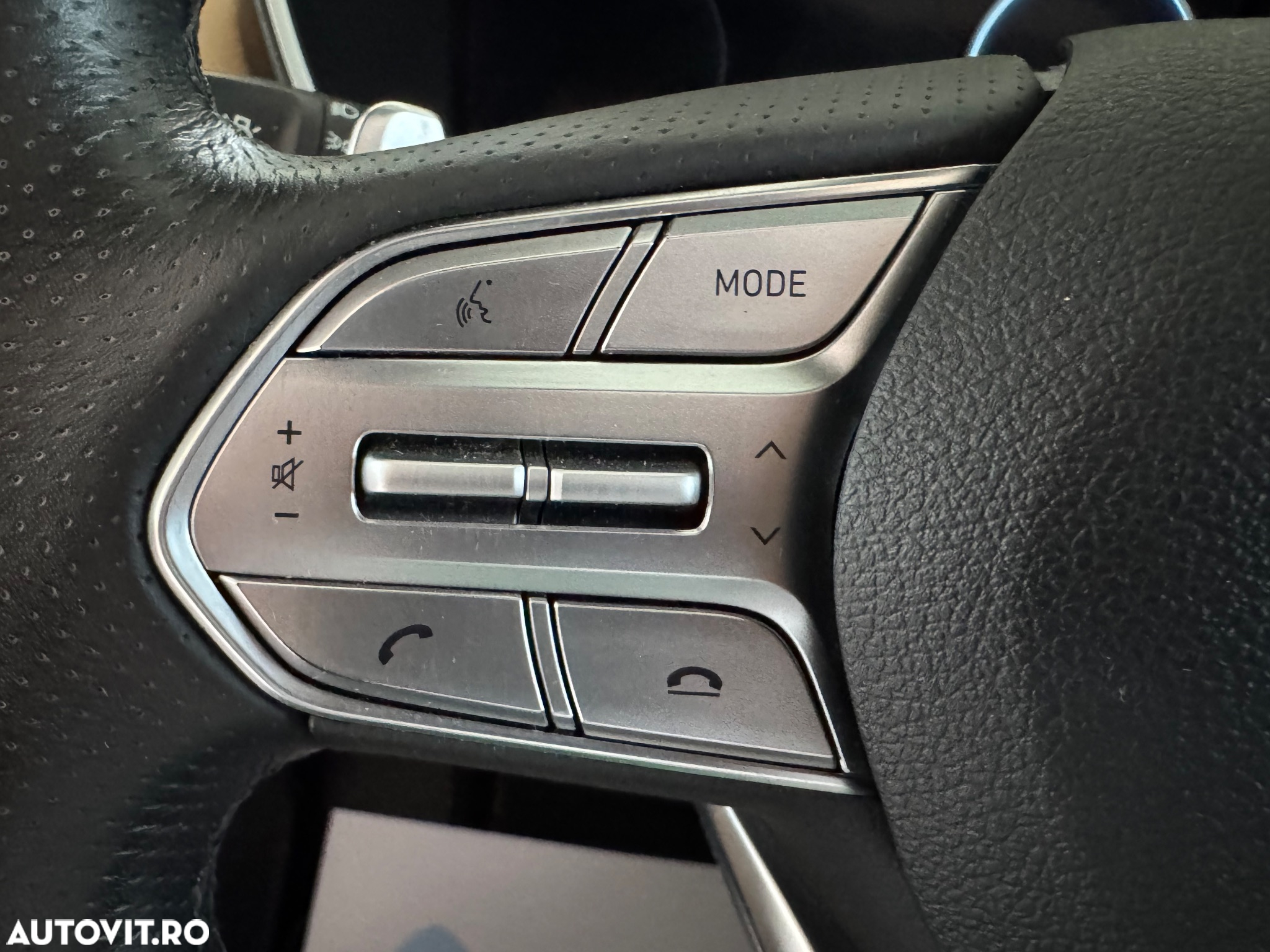 Hyundai Santa Fe 1.6 Plugin-Hybrid 4WD SEVEN Signature - 17