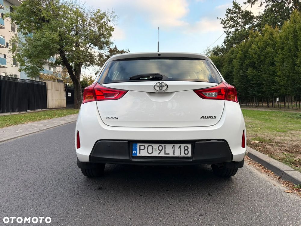 Toyota Auris - 13