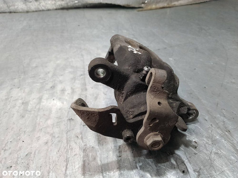 ZACISK HAMULCOWY PRAWY TYŁ MERCEDES-BENZ CITAN 1.5 CDI - 2