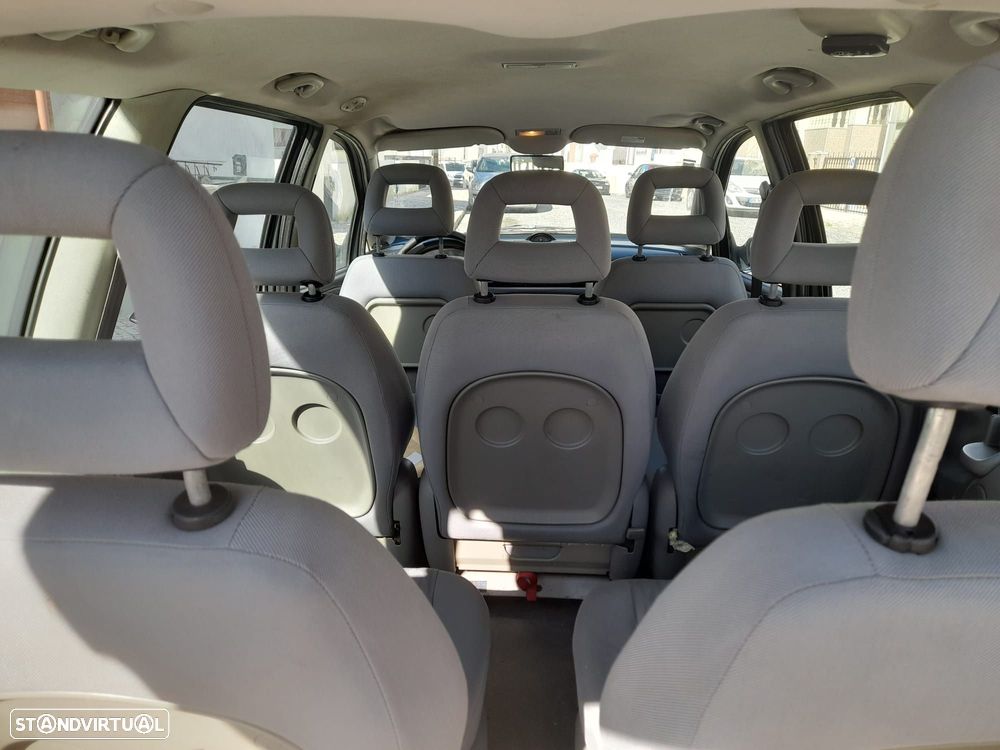 Ford Galaxy 1.9 TDi GLX - 8