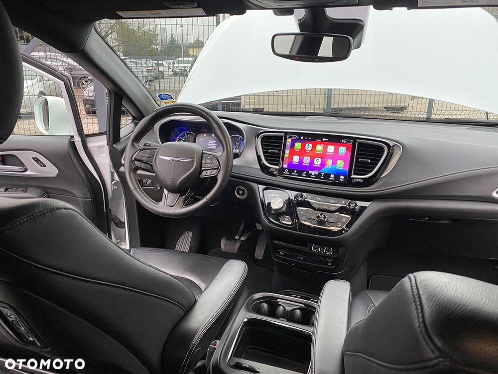 Chrysler Pacifica - 21