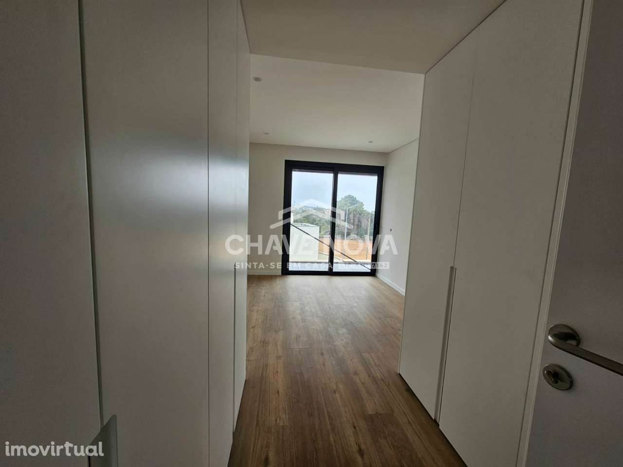 Moradia em Banda V3+1 Nova c/ Piscina na Madalena - Grande imagem: 3/25