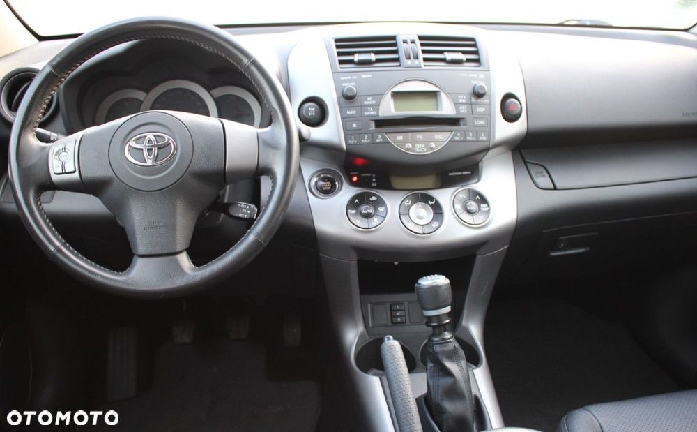 Toyota RAV4 - 12