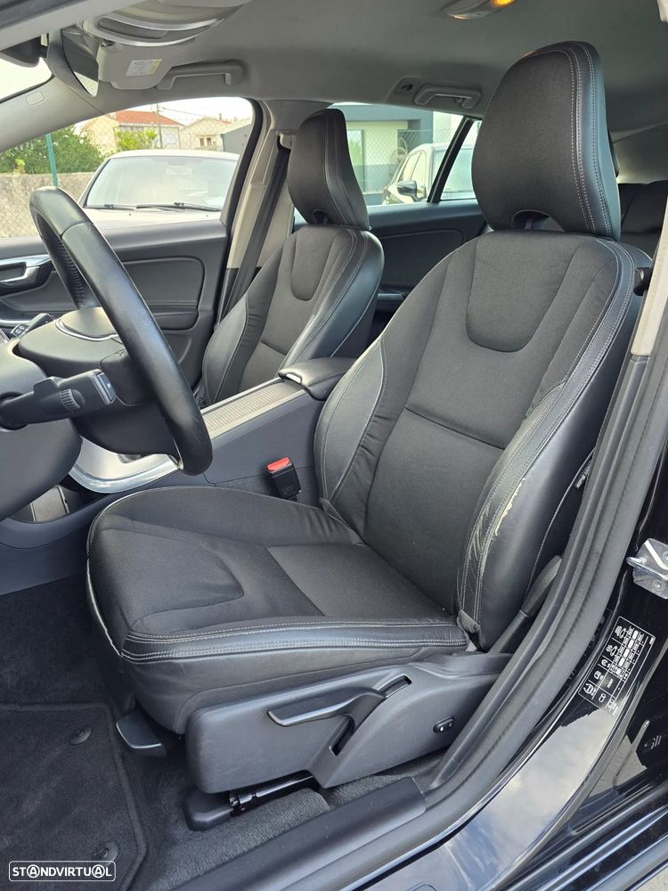 Volvo V60 2.0 D4 Momentum - 18