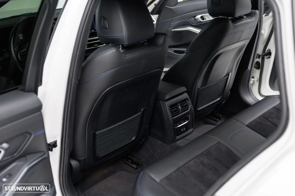 BMW 320 e Pack M Auto - 11