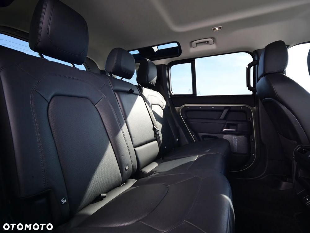 Land Rover Defender - 20