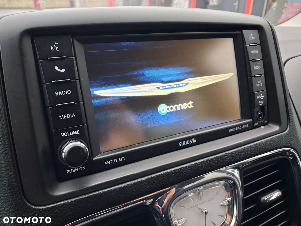 Chrysler Town & Country 3.6 Touring - 35