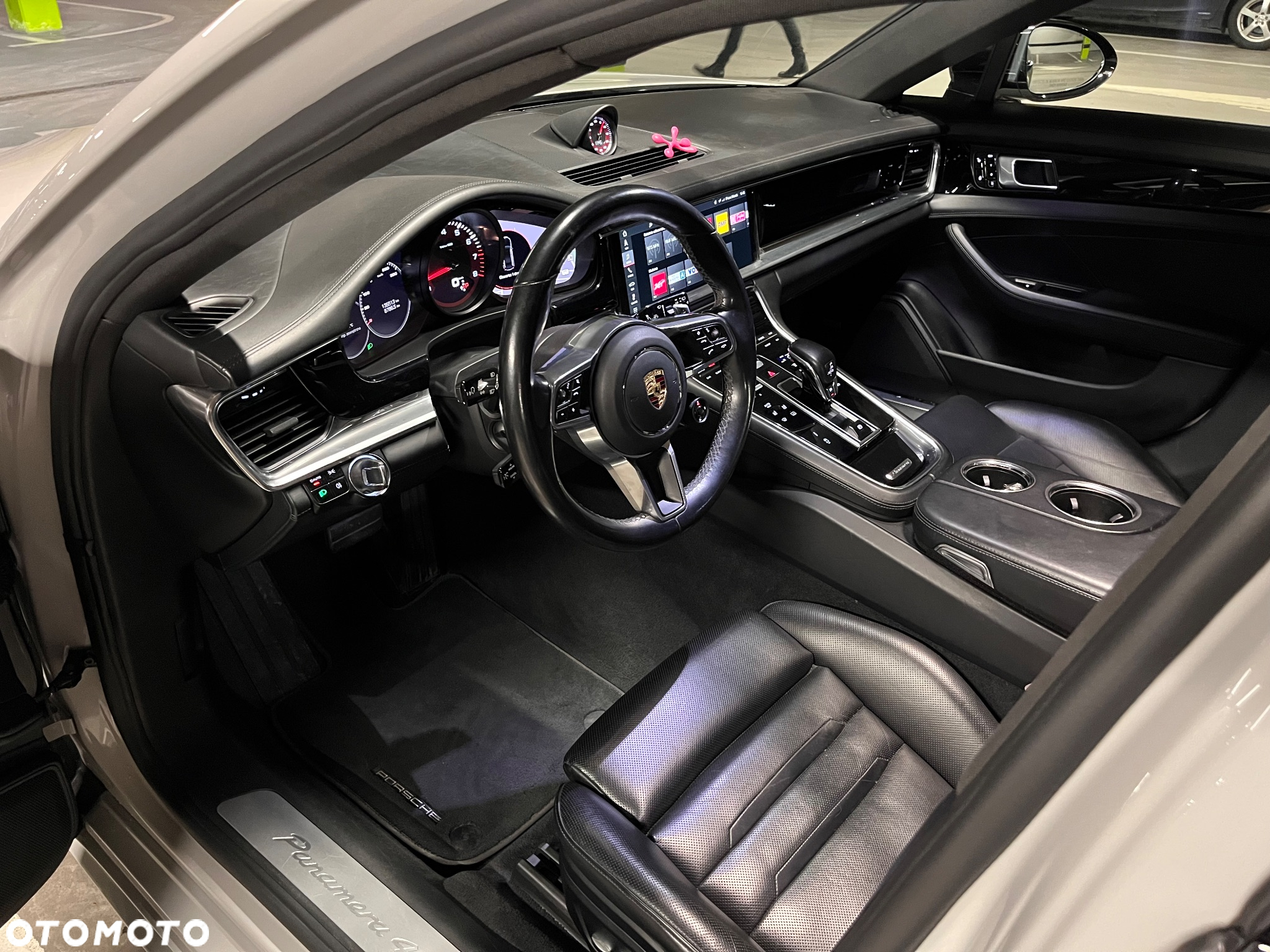 Porsche Panamera 4 - 8