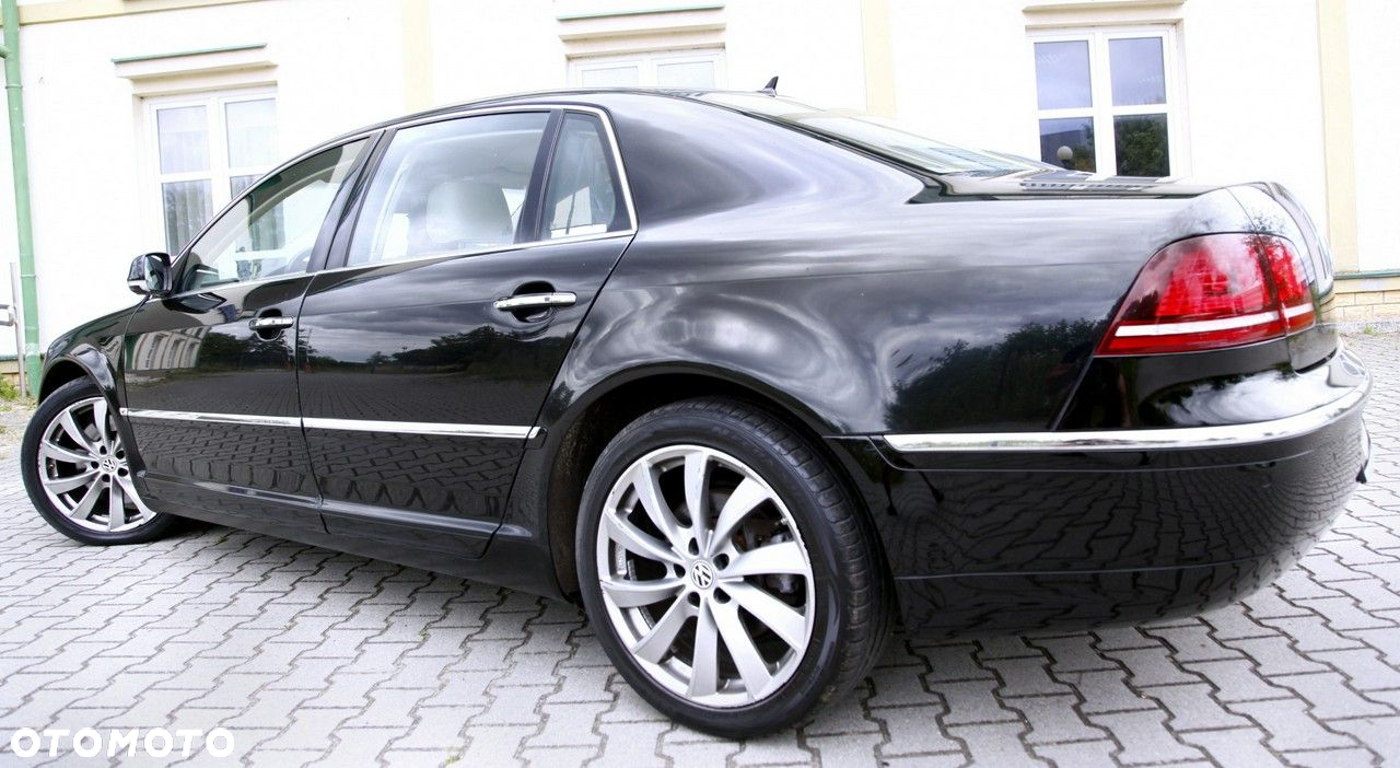Volkswagen Phaeton - 30