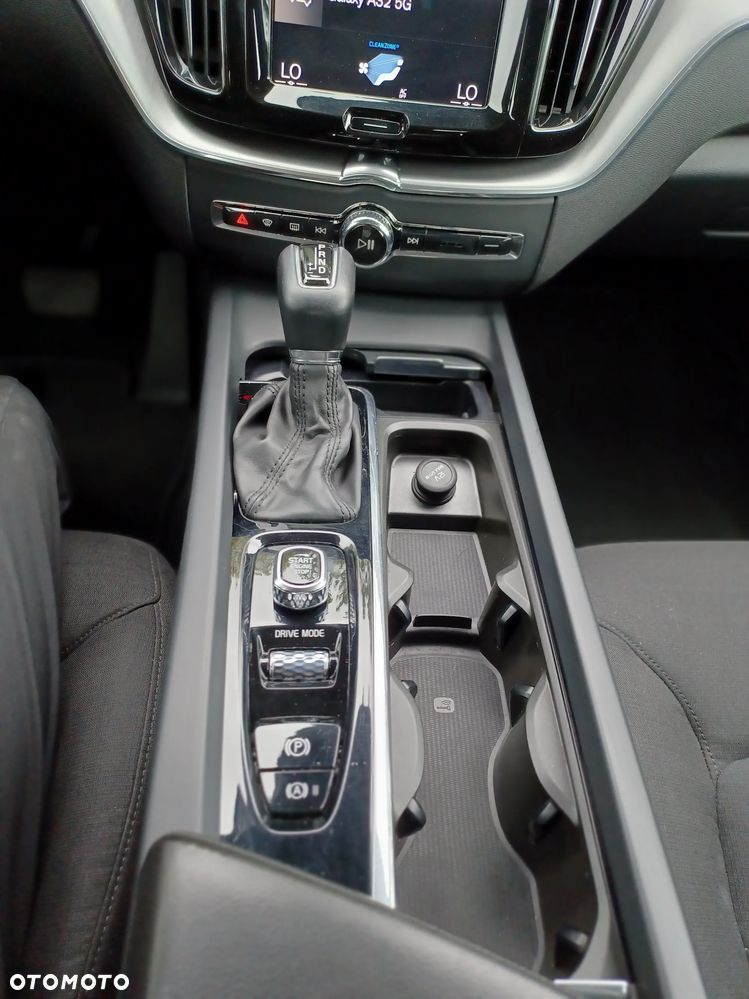 Volvo XC 60 T4 Momentum - 27
