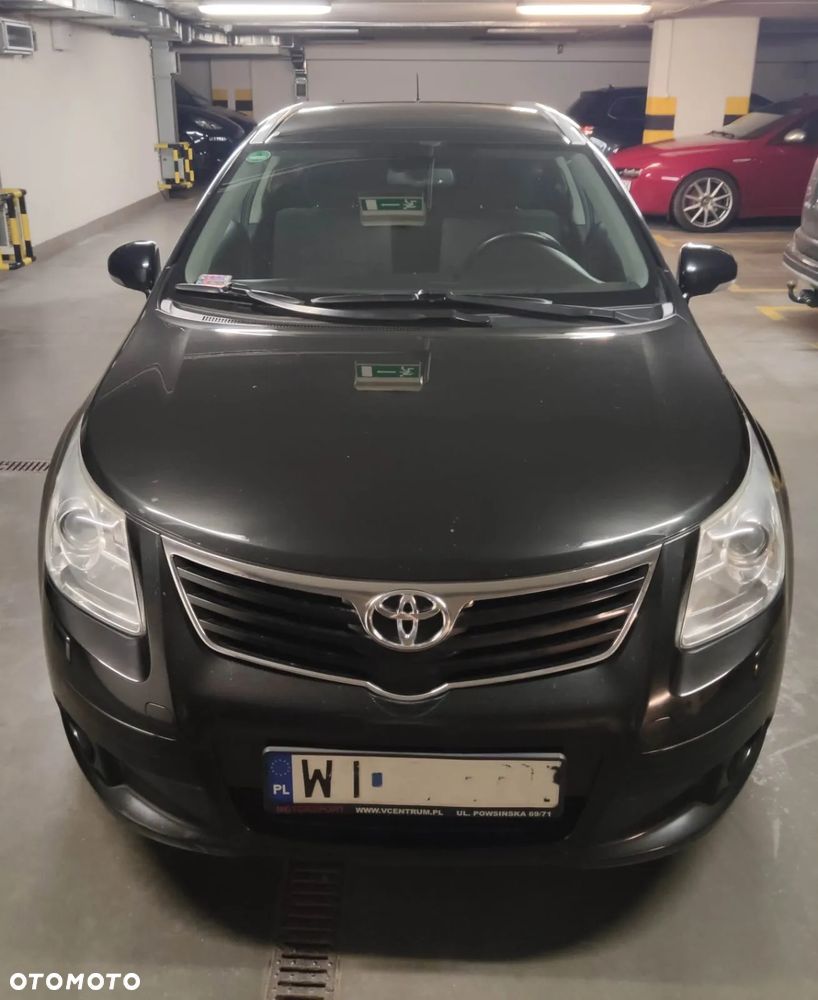 Toyota Avensis - 1