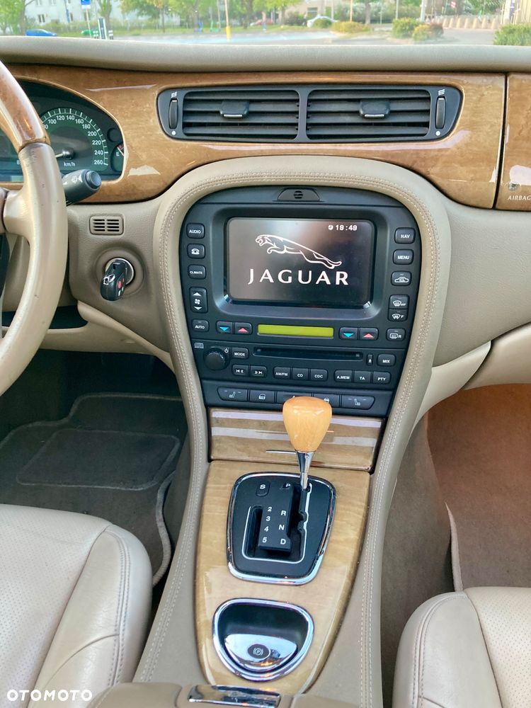Jaguar S-Type - 10