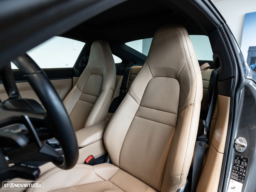 Porsche 911 (992) Carrera 4 PDK - 20