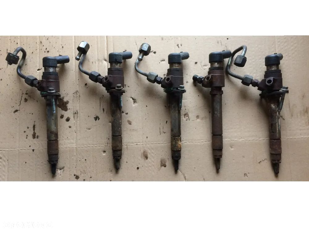 Wtrysk wtryskiwacz SIEMENS cena za 1 sztukę EURO3 Land Rover Discovery 3 III Range Rover Sport 2.7 - 1