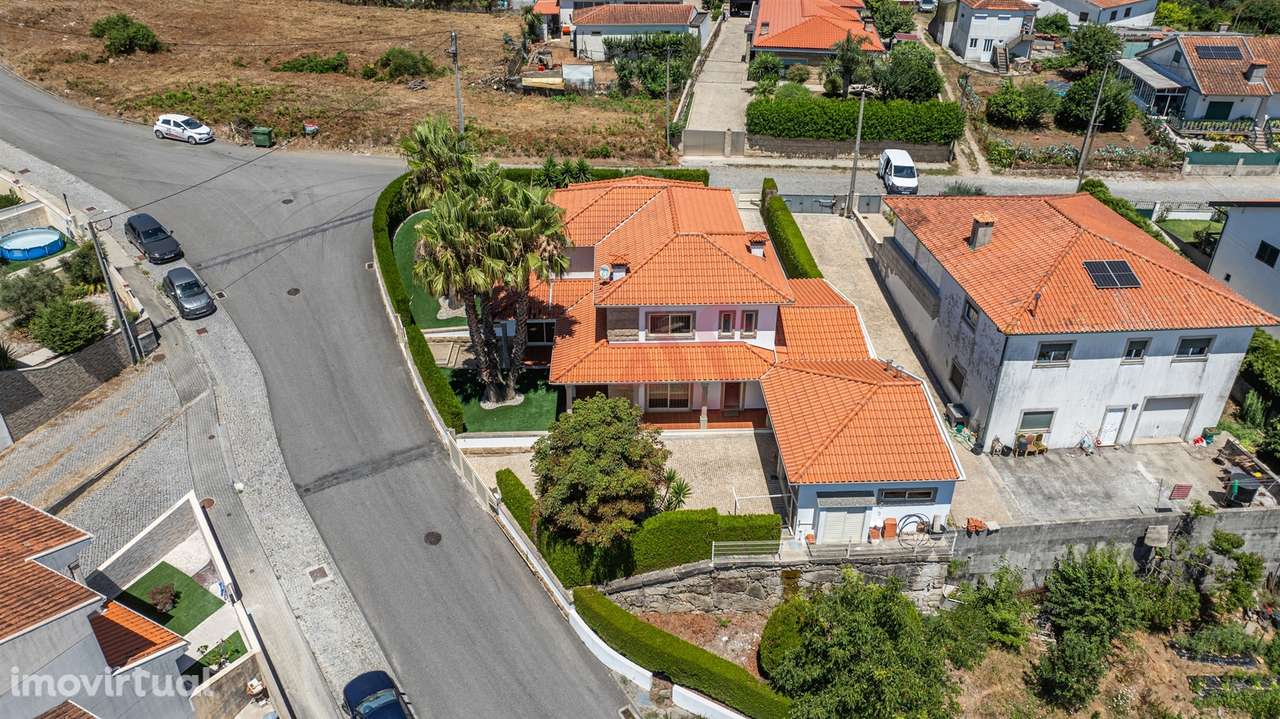 Moradia T3 de Luxo com Jardim e Espaço Exterior em Idães, Felgueiras - Grande imagem: 3/38