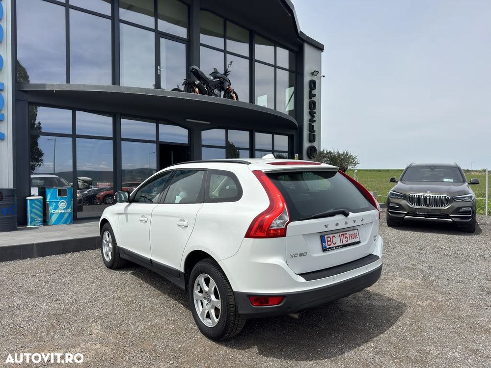 Volvo XC 60 2.4D AWD Aut. - 9