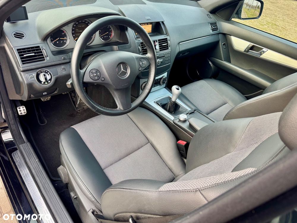 Mercedes-Benz Klasa C 180 BlueEFFICIENCY Avantgarde - 14