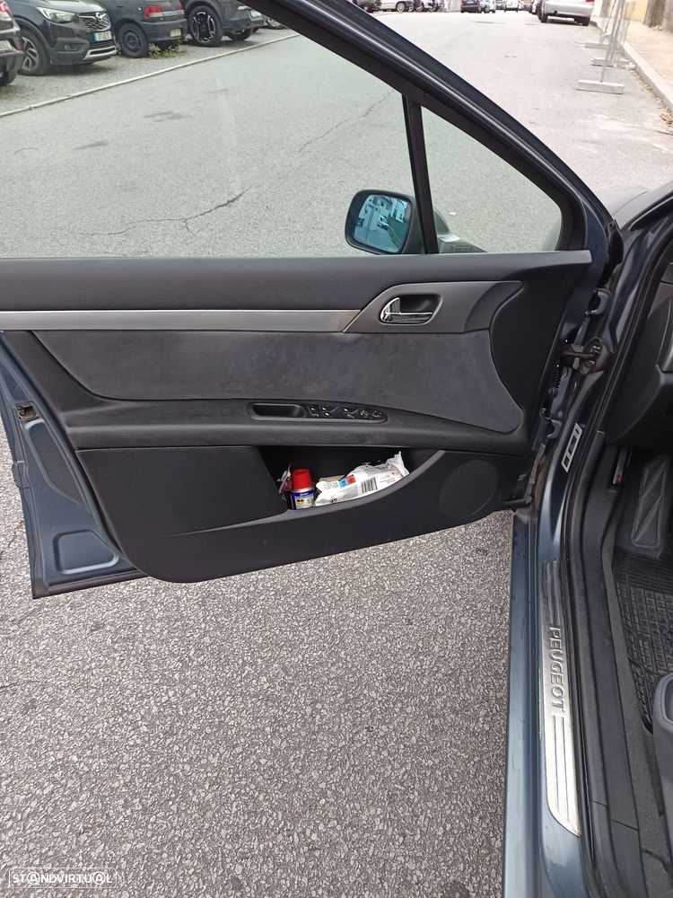 Peugeot 407 - 14