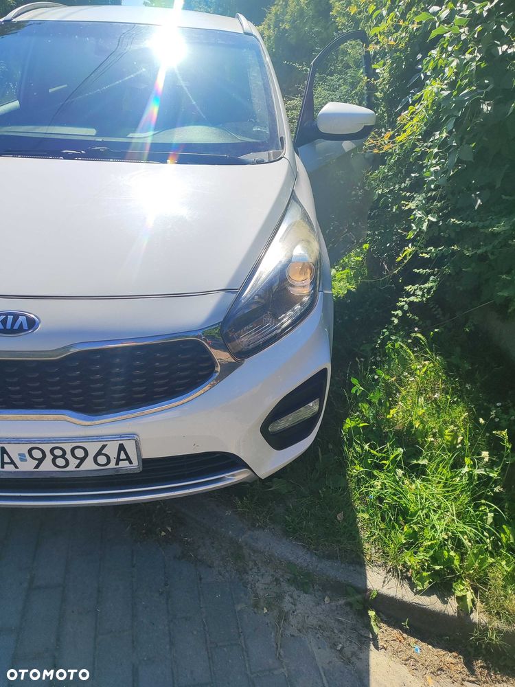 Kia Carens - 1