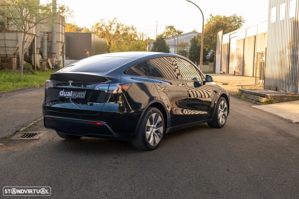 Tesla Model Y Long Range Dual Motor AWD - 6