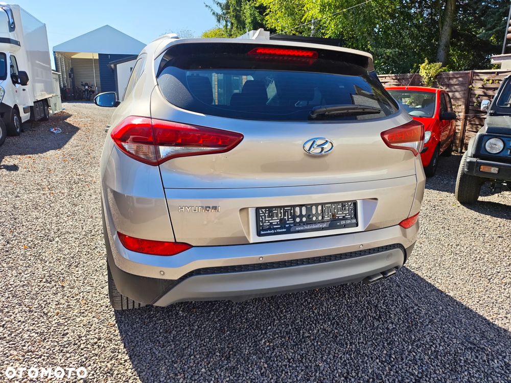 Hyundai Tucson 2.0 CRDi 4WD Automatik Intro Edition - 6