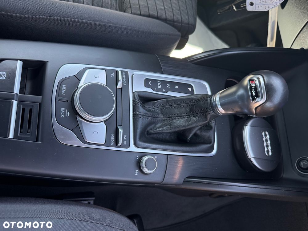 Audi A3 Limousine 35 TFSI S tronic - 13