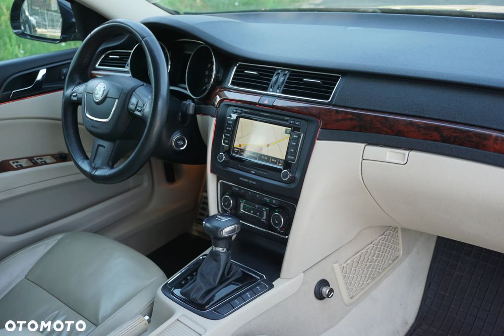 Skoda Superb 2.0 TSI L&K DSG - 18
