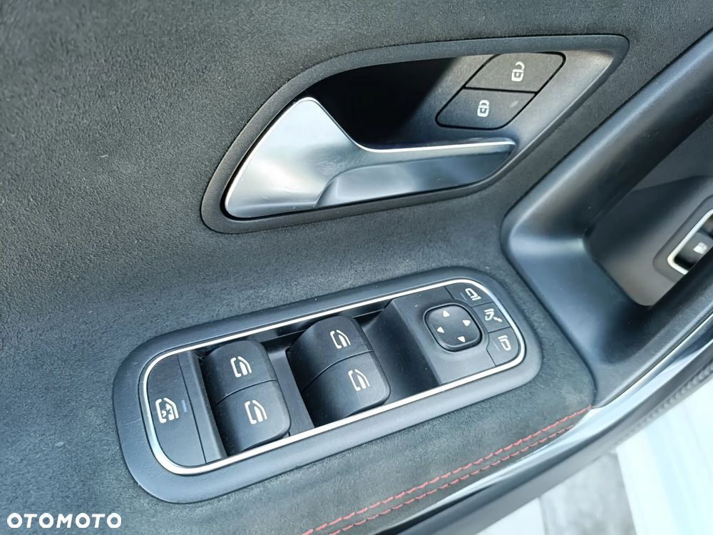 Mercedes-Benz CLA - 11