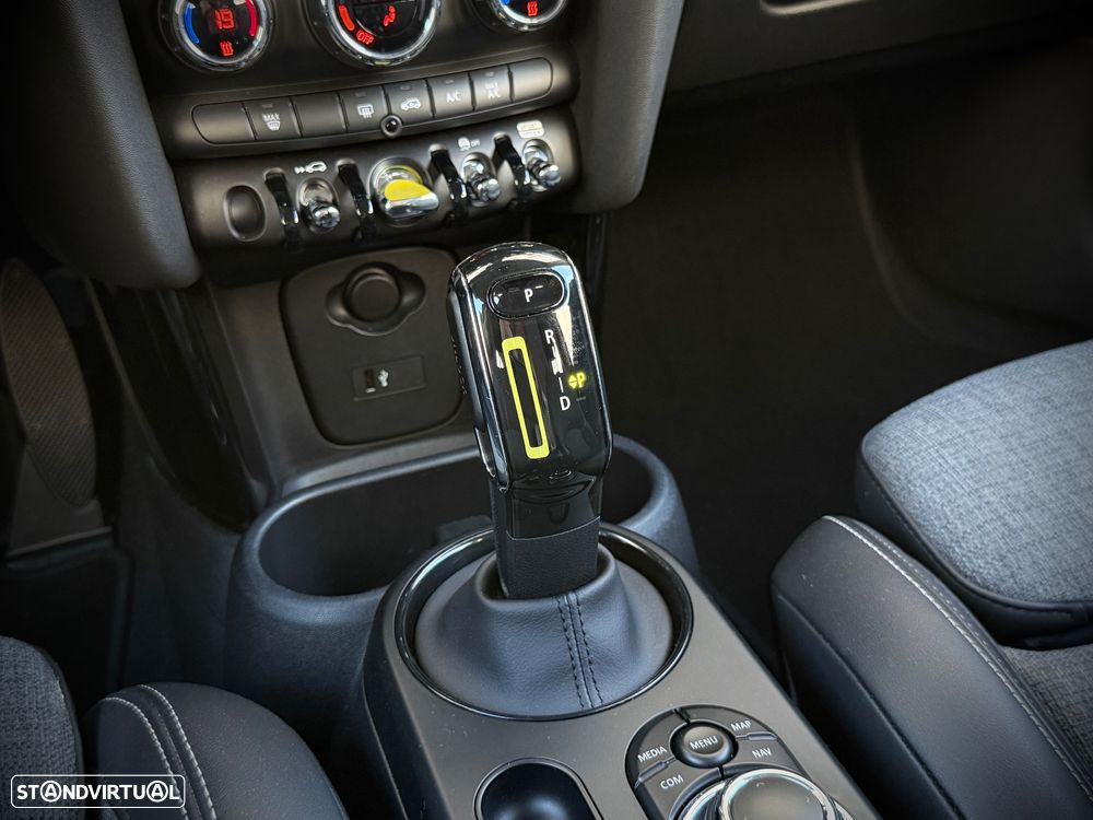 MINI 3 Portas Cooper SE Premium Yours - 26