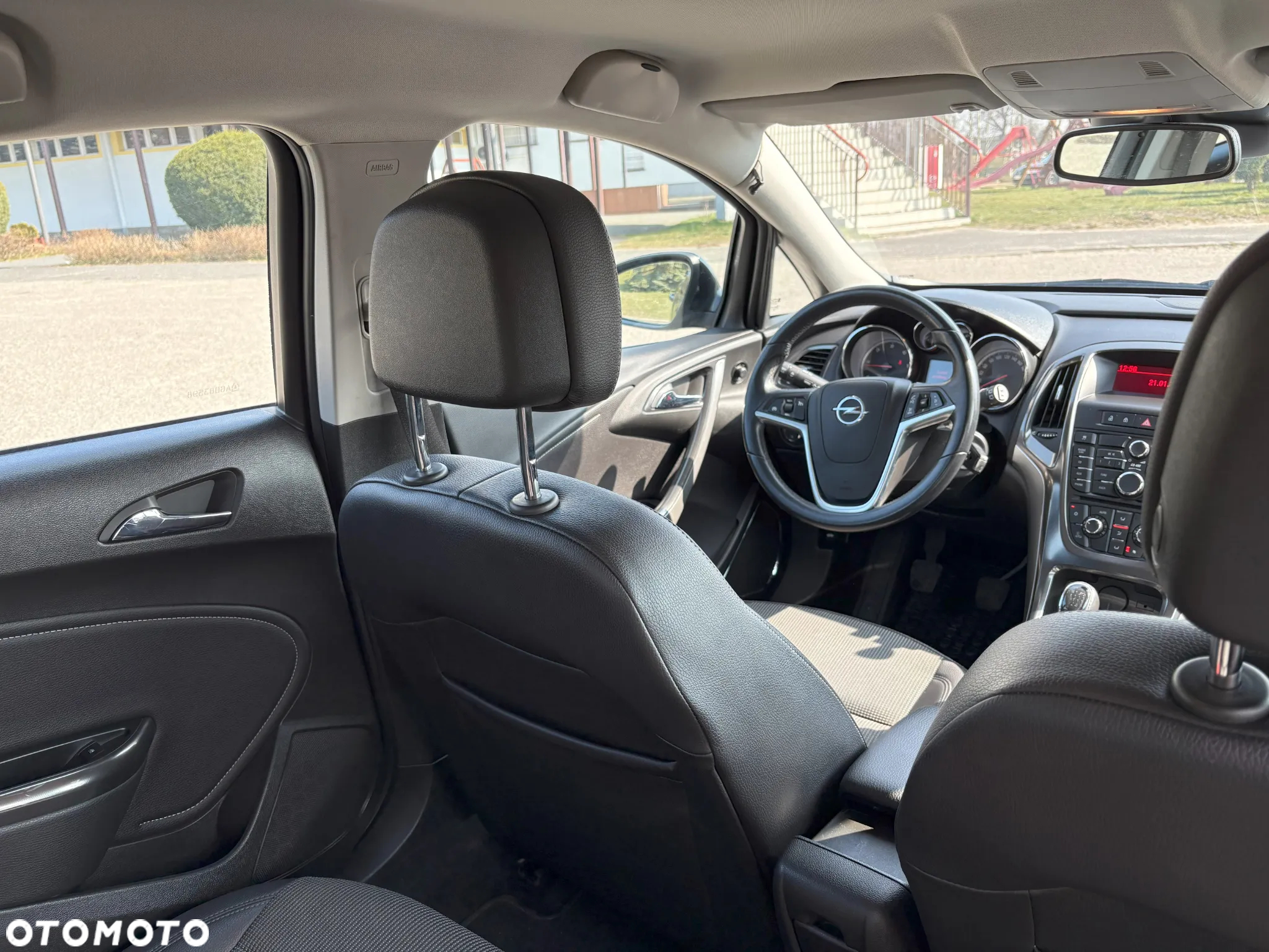 Opel Astra 1.7 CDTI DPF Cosmo - 10