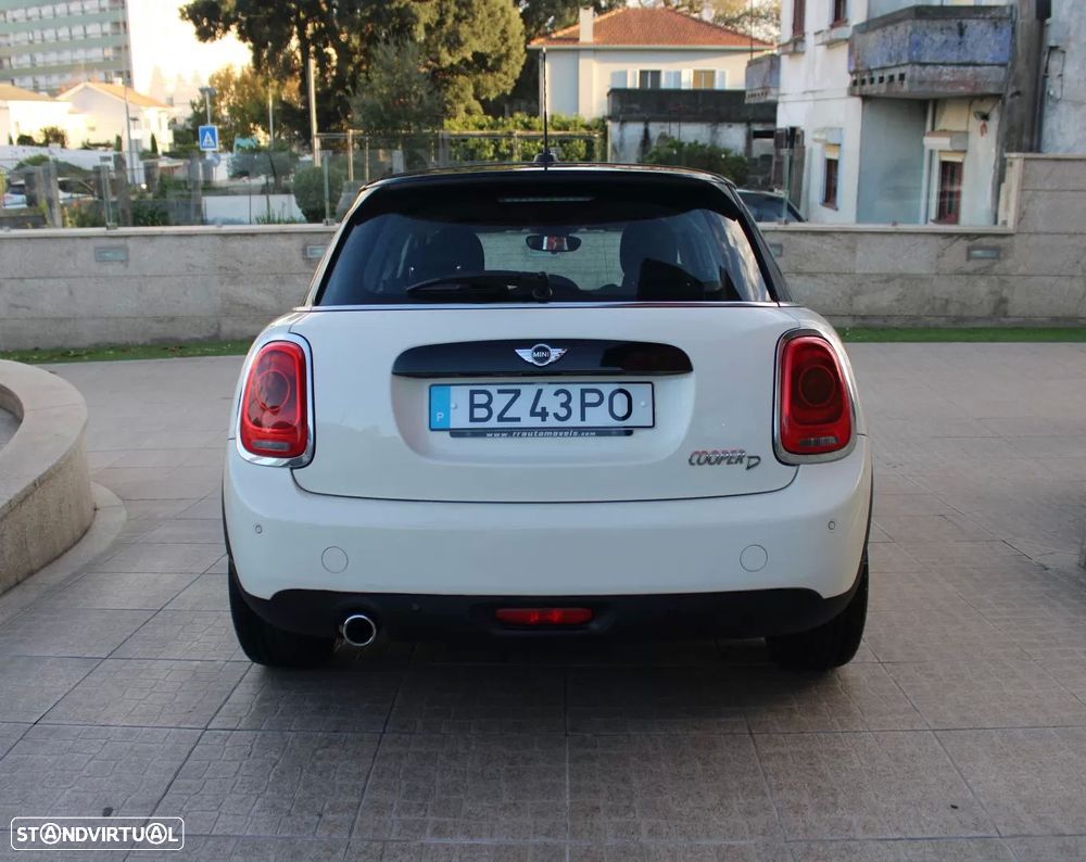 MINI 5 Portas Cooper D Auto - 6