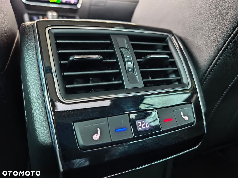 Skoda Superb 2.0 TDI SCR 4x4 L&K DSG - 19