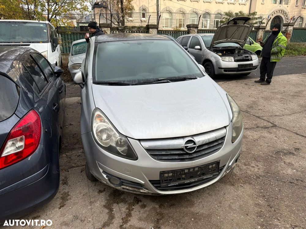 Dezmembrez Opel Corsa D gri argintiu 1,3 CDTI 4usi 2007