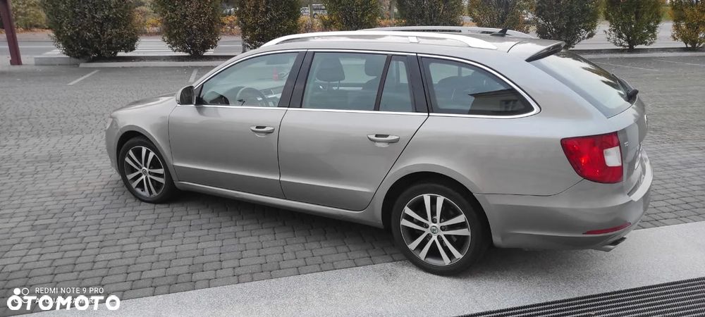 Skoda Superb 2.0 TDI Comfort DSG - 4