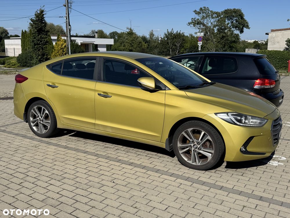 Hyundai Elantra 1.6 CRDi Classic + - 1