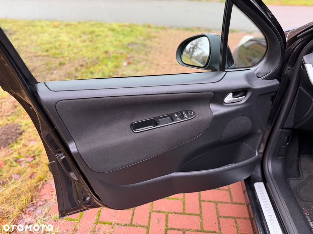 Peugeot 207 HDi FAP 90 (Blue Lion) Business-Line Niveau 2 - 13