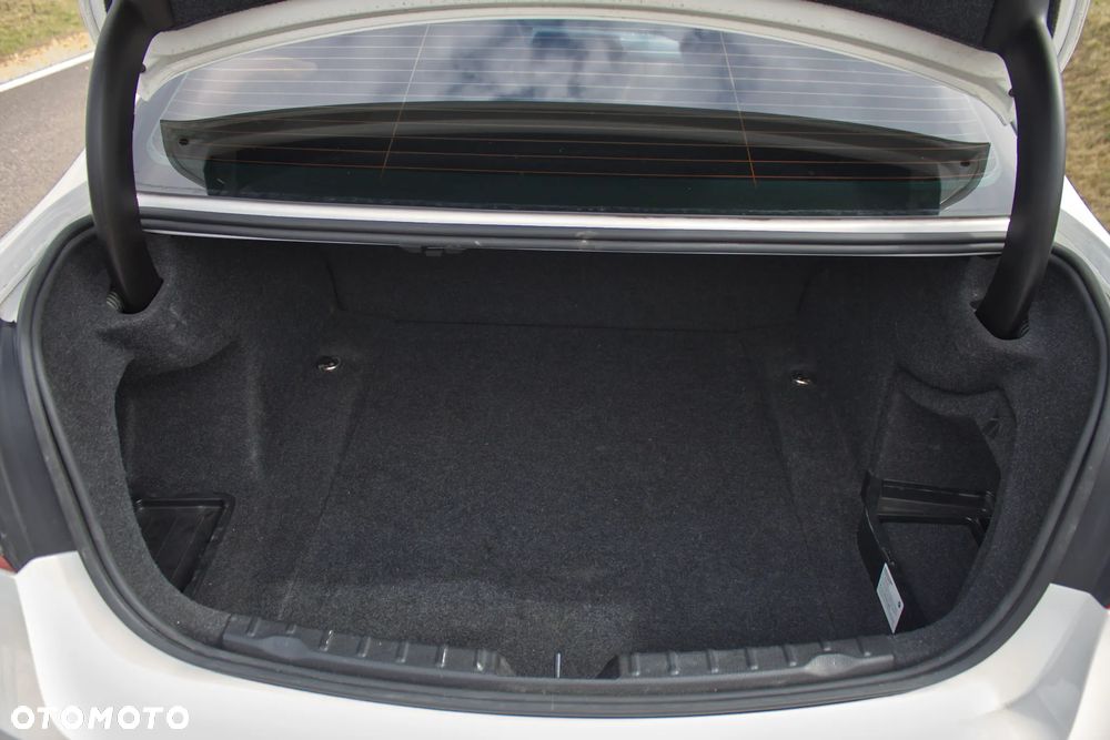 BMW Seria 3 320i xDrive Edition Luxury Line Purity - 32