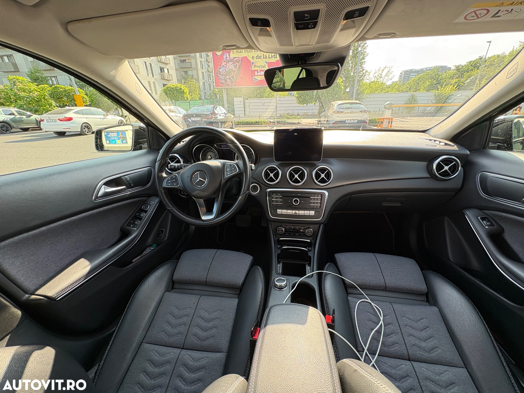 Mercedes-Benz GLA - 10