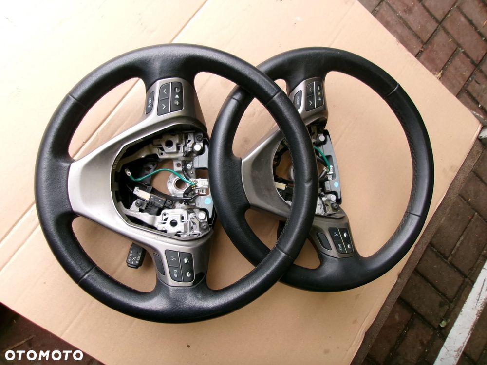 KIEROWNICA SKÓRA TOYOTA AVENSIS T27 09-15 STAN  DOBRY - 1