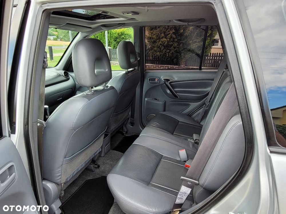 Toyota RAV4 - 13