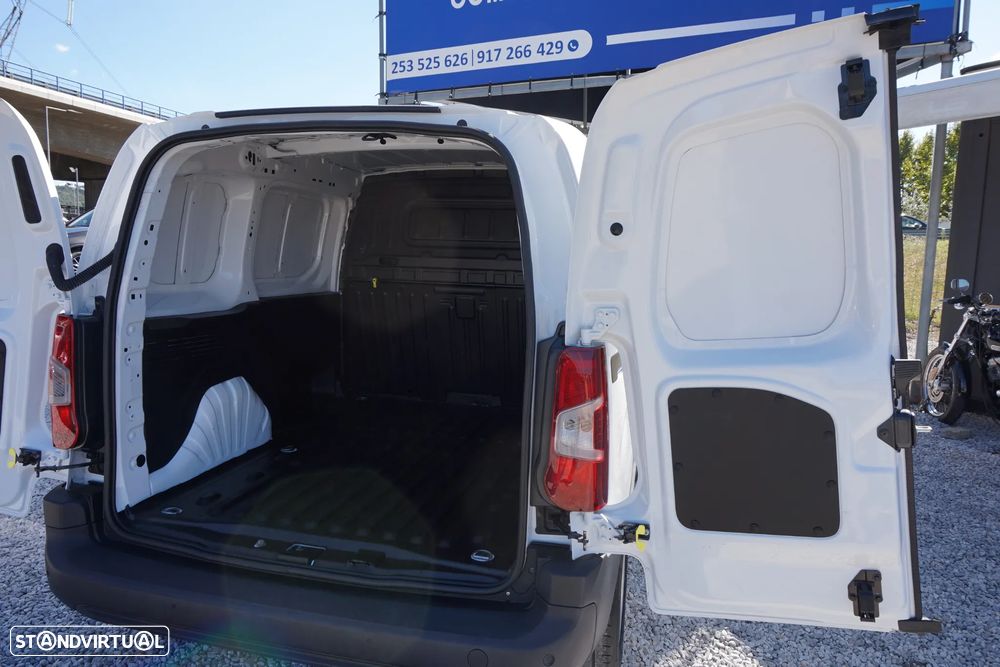 Toyota Proace City 1.5D 102 3 lug. Comfort IVA dedutível - 17