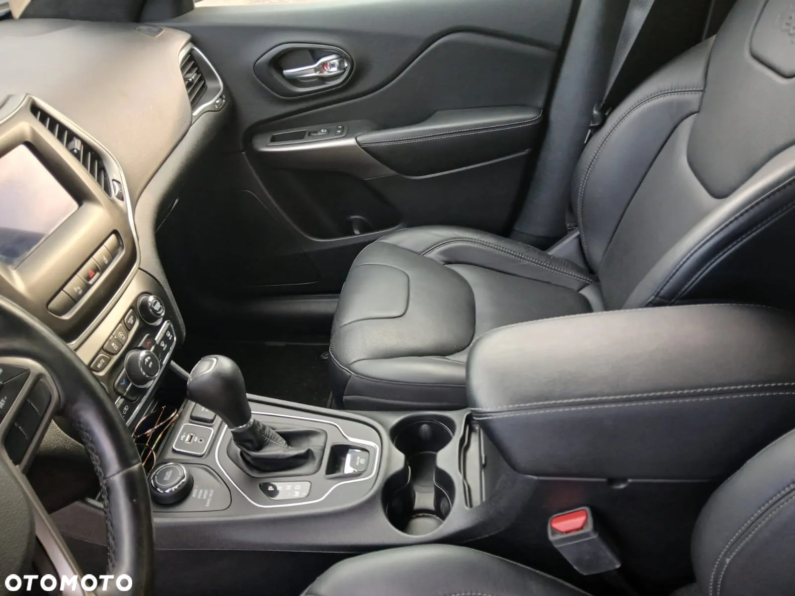 Jeep Cherokee - 8
