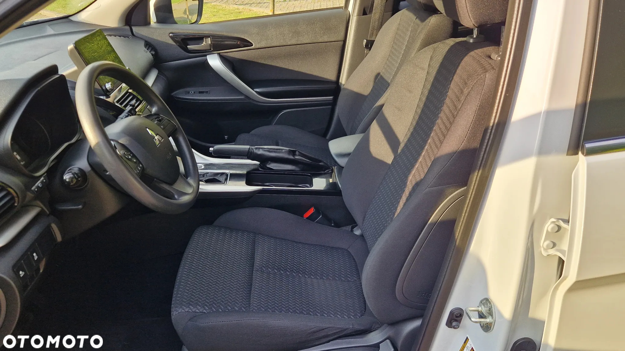 Mitsubishi Eclipse Cross 1.5 T GPF Intense Plus CVT 4WD - 25