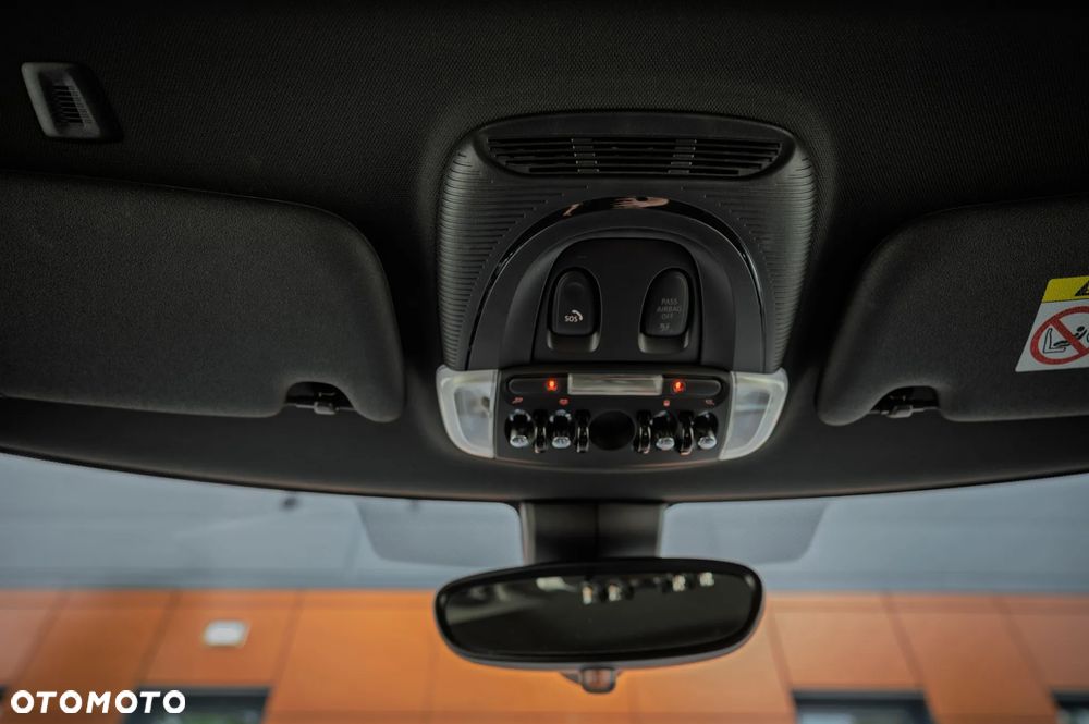 MINI John Cooper Works - 25