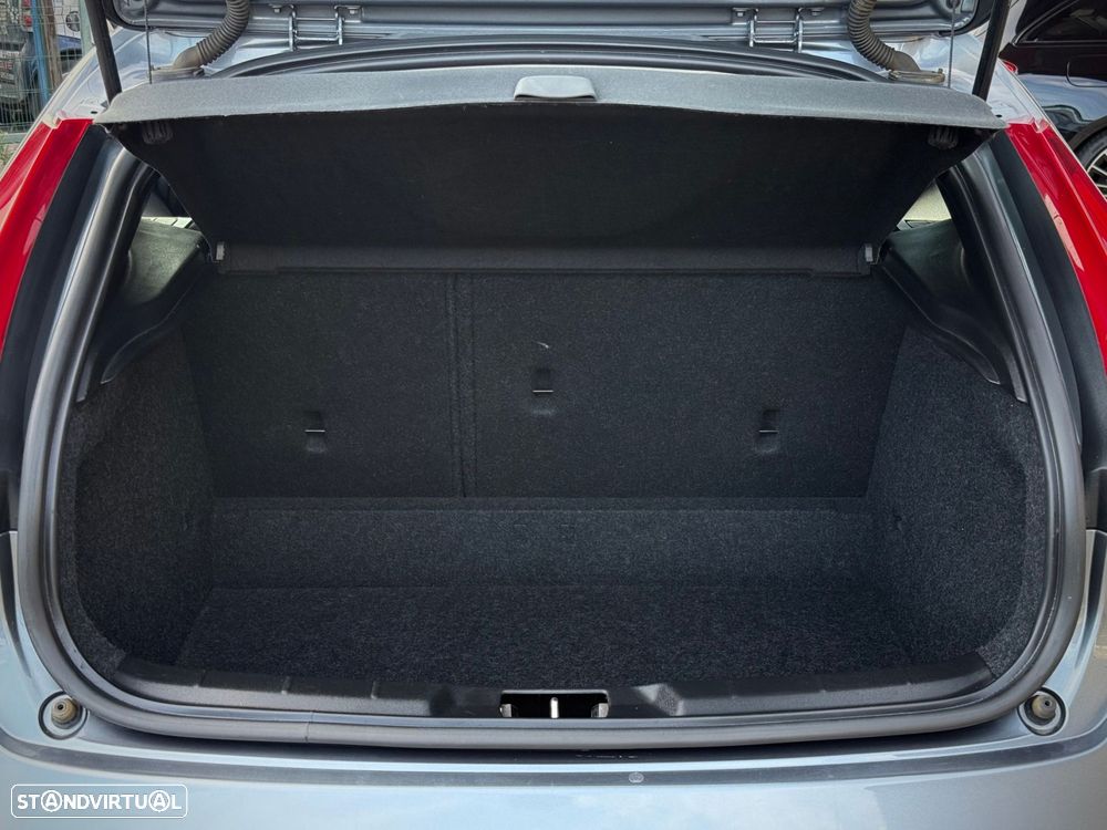 Volvo V40 2.0 D2 Momentum - 20