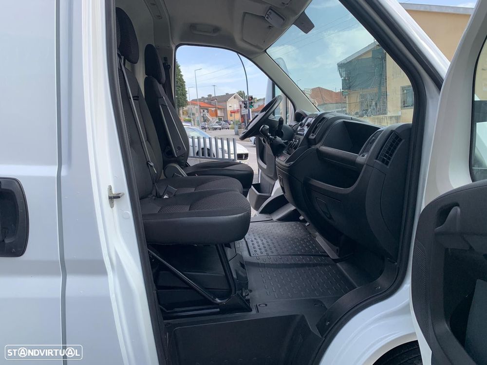 Peugeot Boxer 2.2 BlueHDi 330 L2H1 Premium - 18