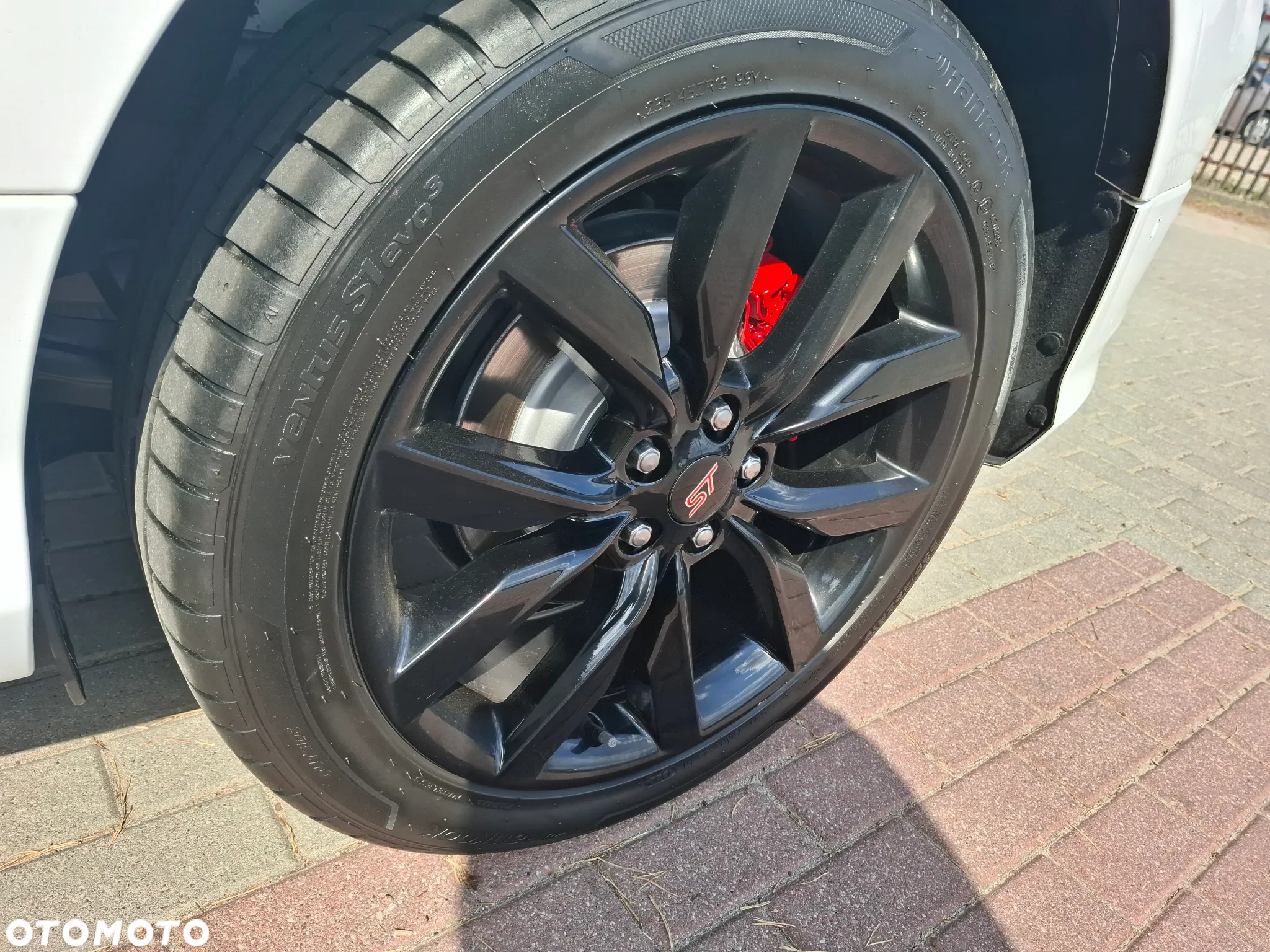 Ford Kuga 2.0 TDCi 2x4 ST-Line - 32